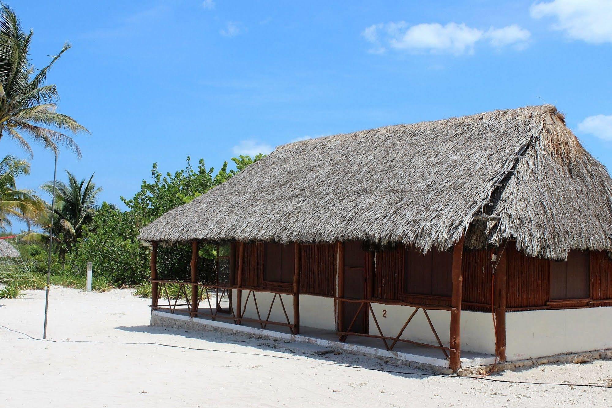 Cabanas El Cuyo Esterno foto